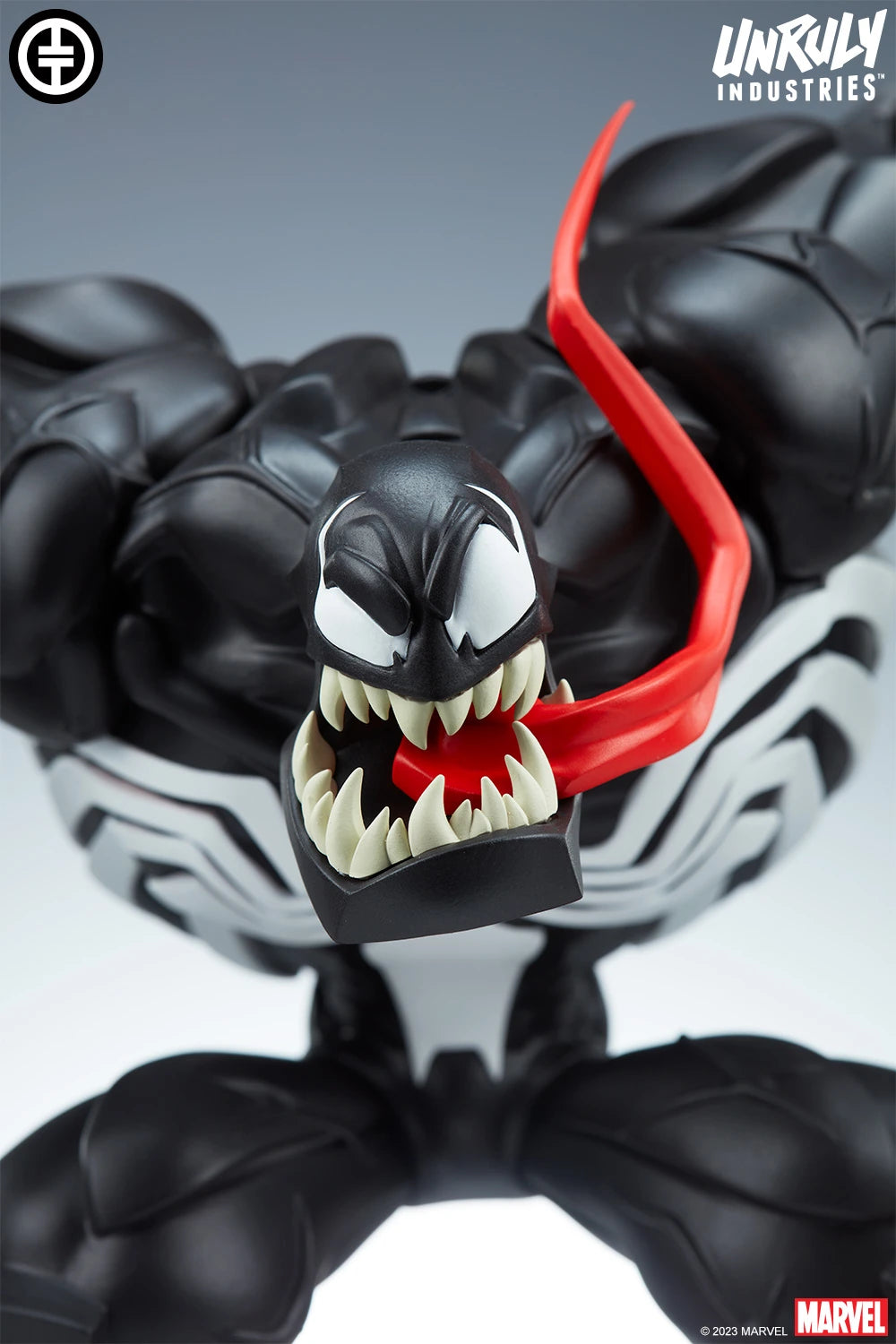 Unruly Industries Designer Collectible: Marvel Spiderman - Venom Estatua